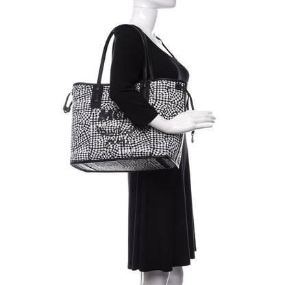 MCM Visetos Medium Liz Reversible Shopper Tote Black 2 of 15