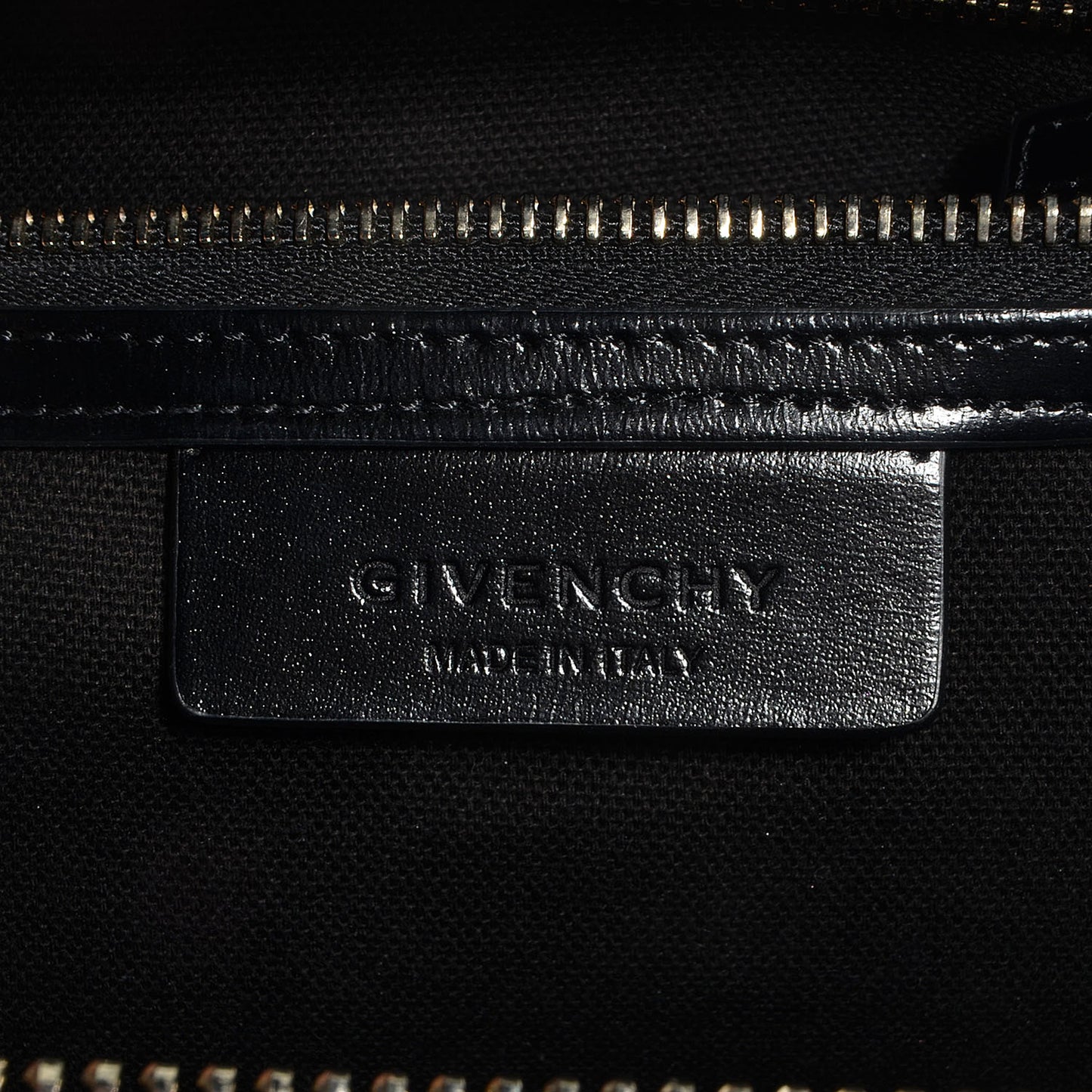 Shiny Lord Calfskin Medium Antigona Black