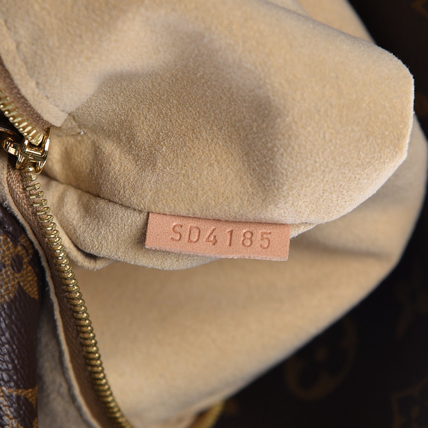 Louis Vuitton Monogram Artsy MM 8 of 18