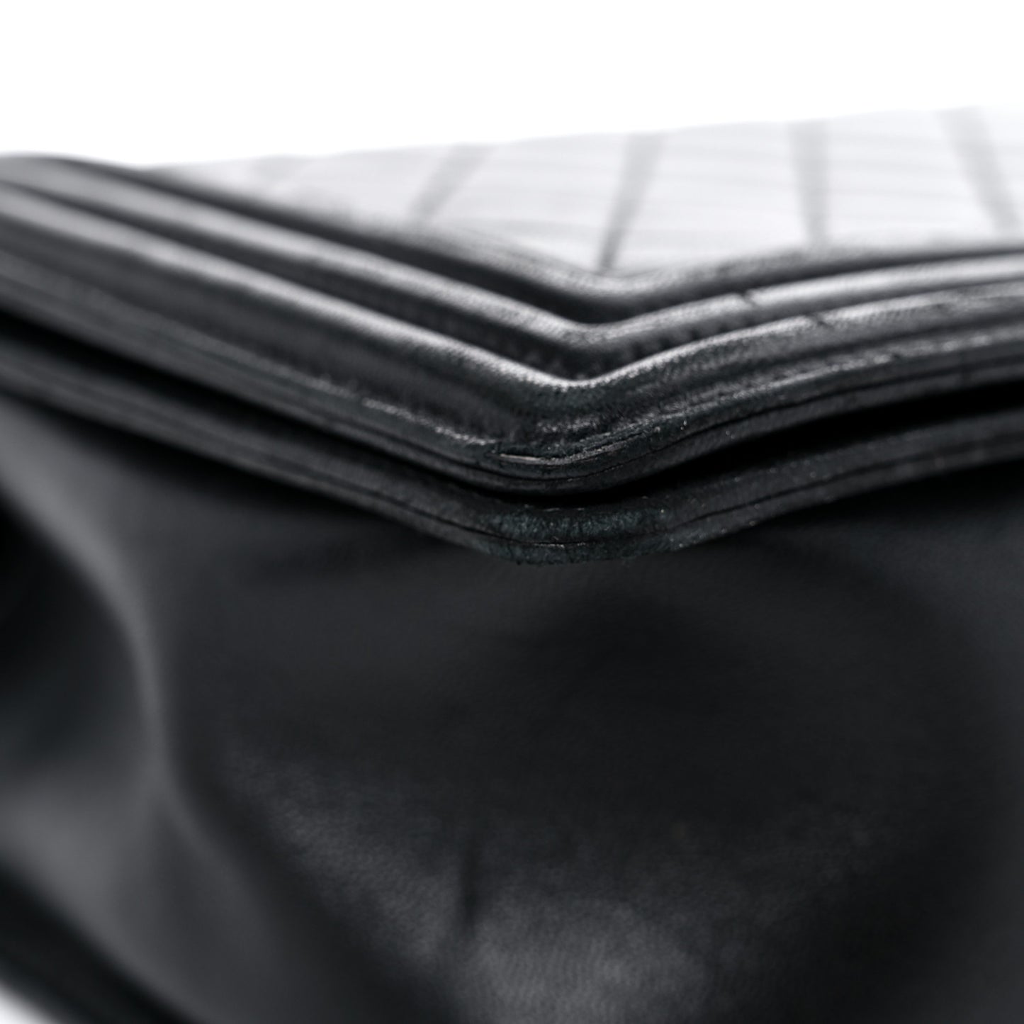 Lambskin Quilted New Medium Boy Flap Black