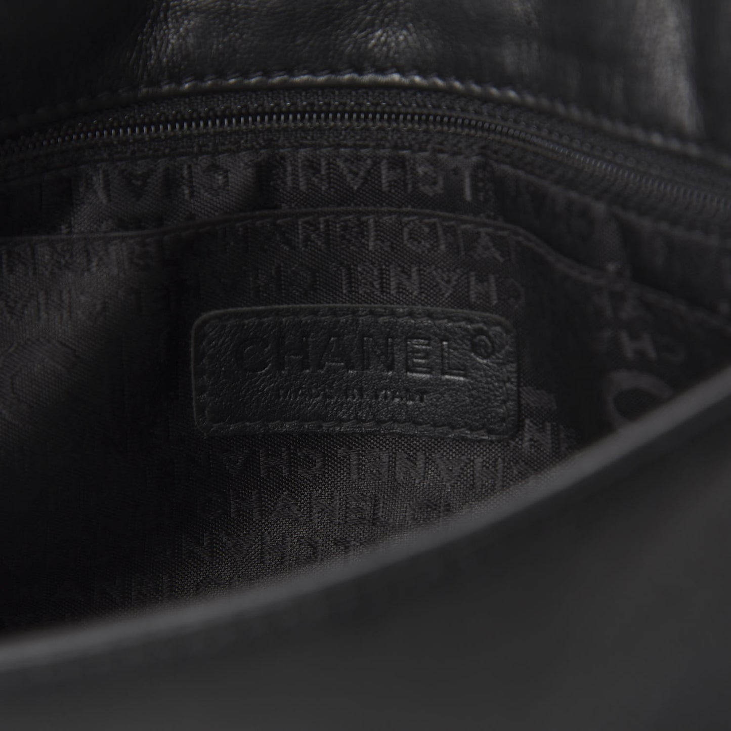 Lambskin Chain Flap Black