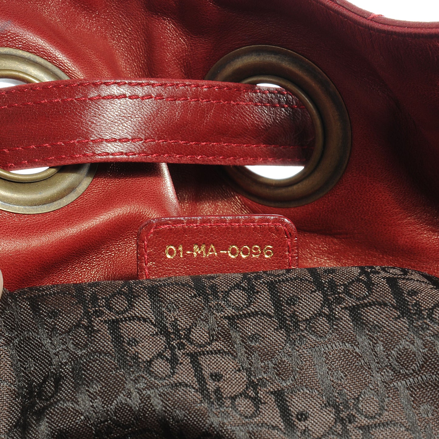 Lambskin Cannage Drawstring Bag Red