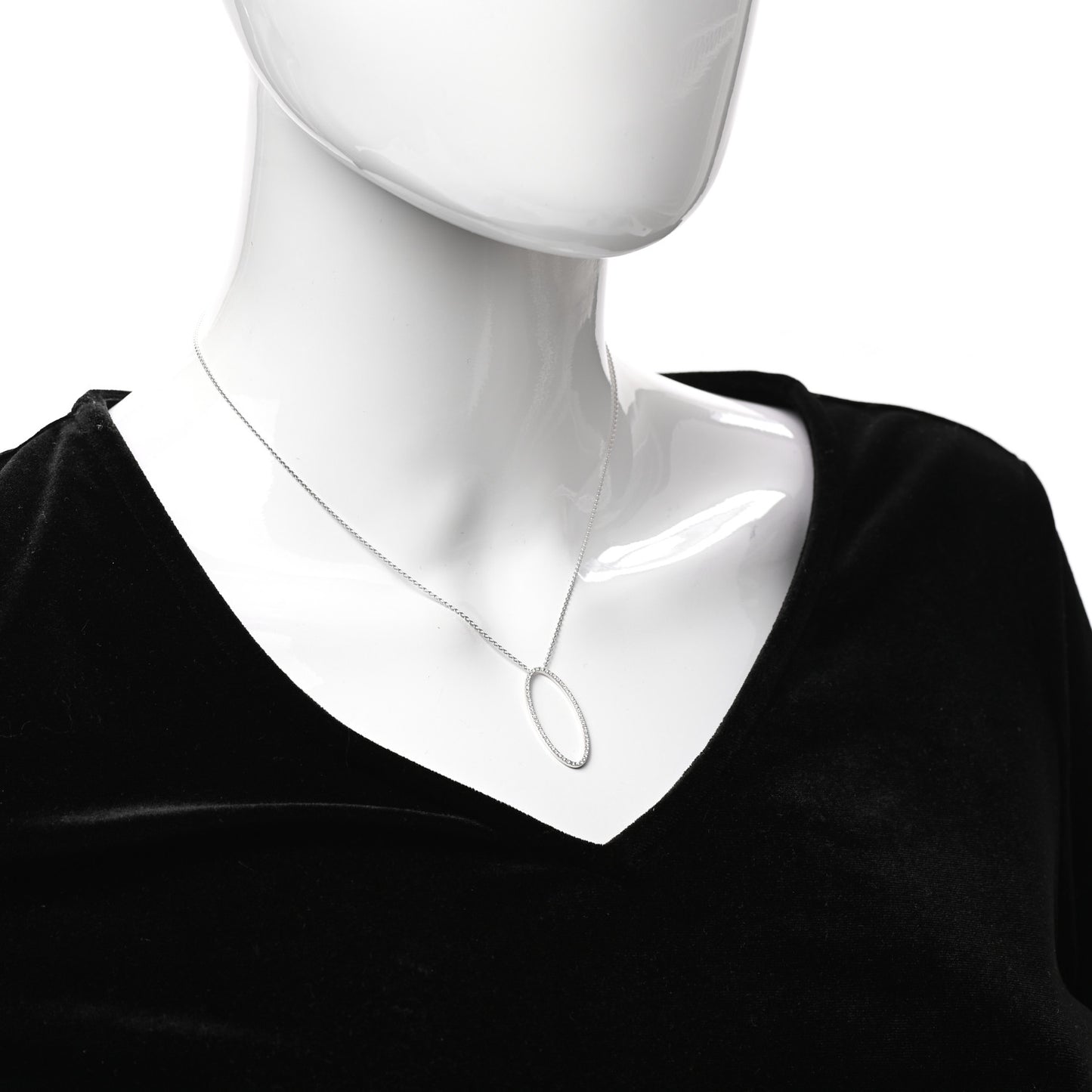 18K White Gold Diamond Metro Oval Pendant Necklace