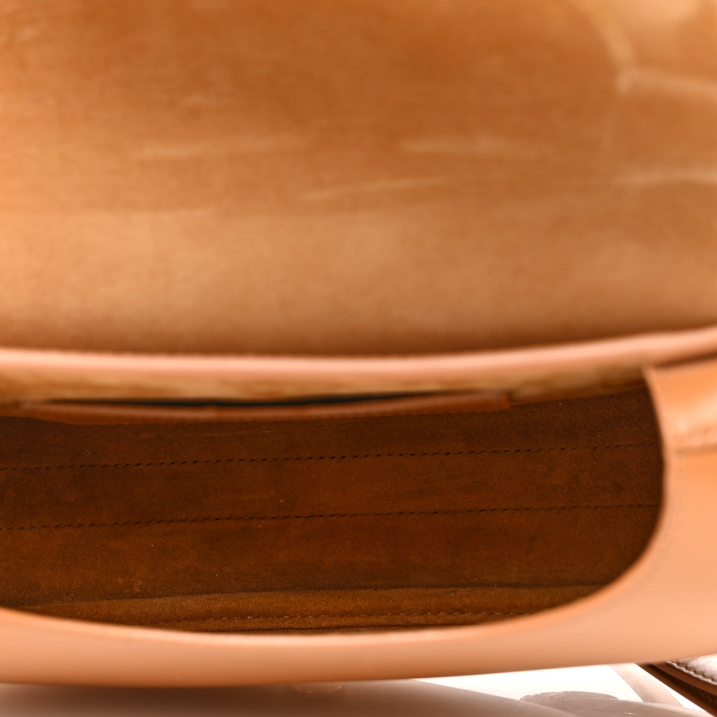 Box Calfskin Medium Bobby Flap Camel