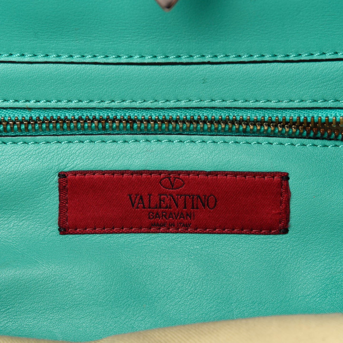 Vitello Small Rockstud Tote Colibri