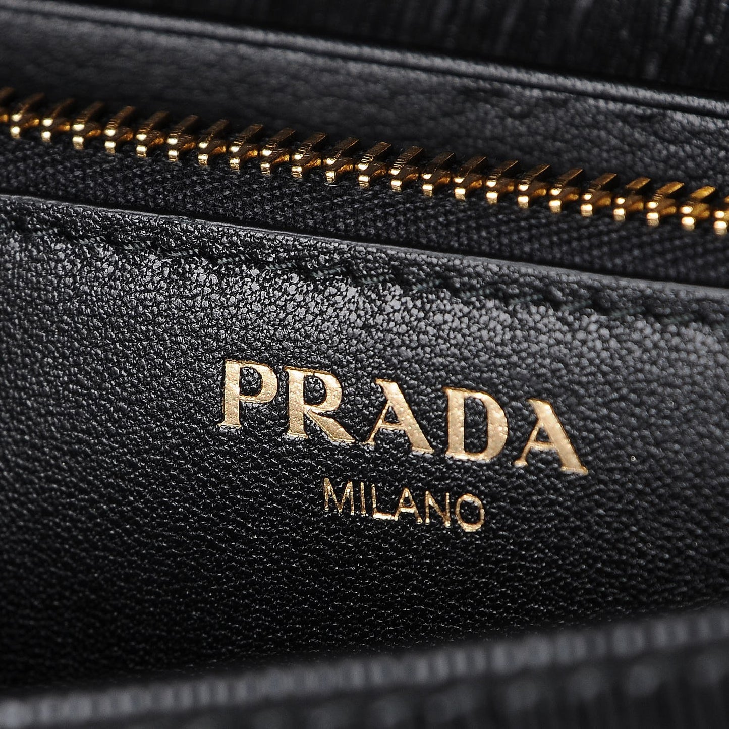 Vitello Move Chain Wallet Black