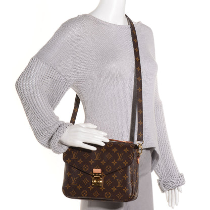 Louis Vuitton Monogram Pochette Metis 2 of 8