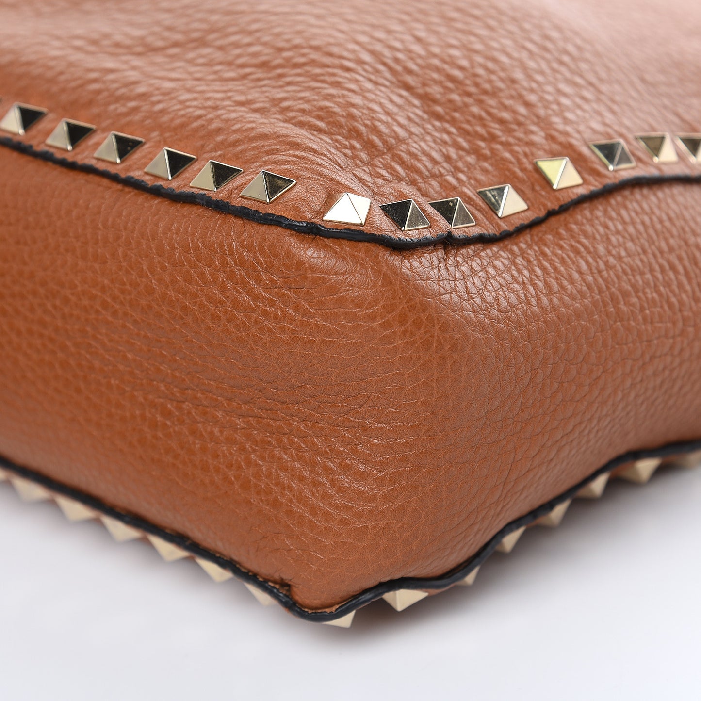 Pebbled Calfskin Large Rockstud Flip-Lock Messenger Bag Light Cuir