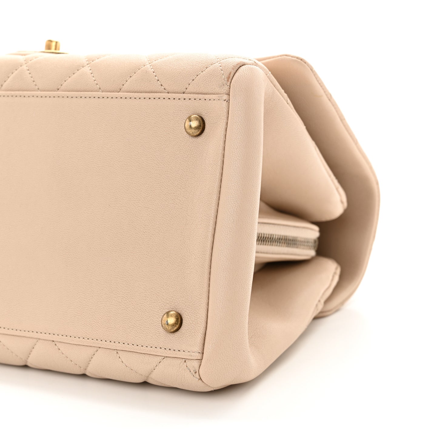 Shiny Sheepskin Quilted Large Trapezio Flap Beige