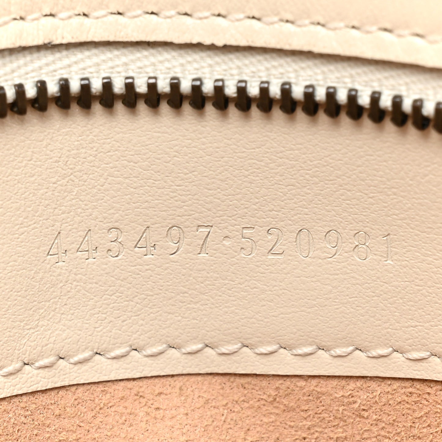 Calfskin Matelasse Small GG Marmont Shoulder Bag White