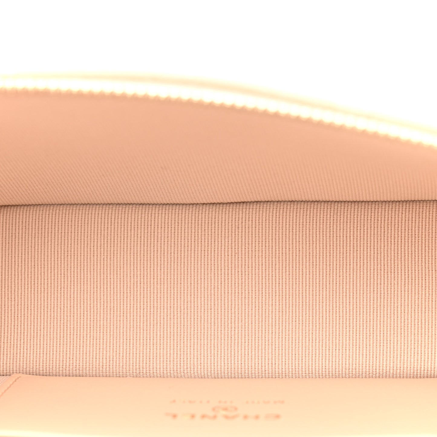 Caviar Quilted Top Handle Slim Vanity With Chain Beige