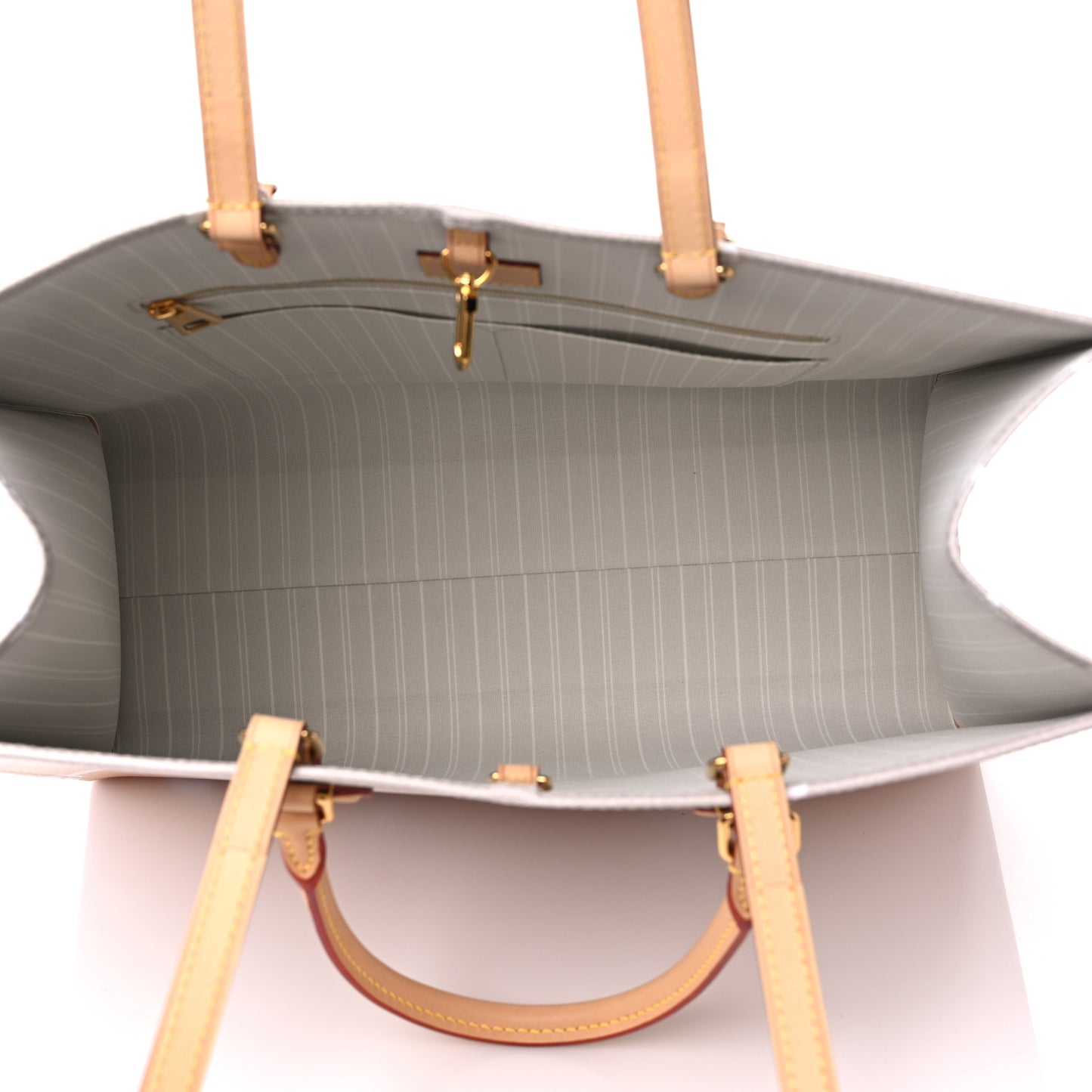 Monogram Giant By The Pool Onthego GM Brume