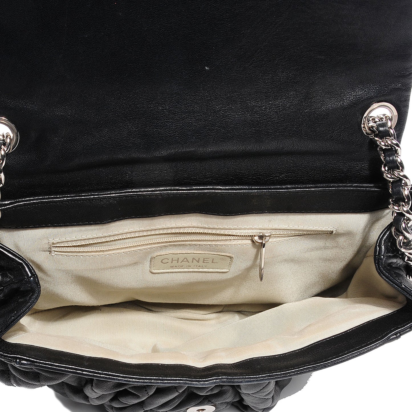 Washed Lambskin Chain Around Medium Messenger Black