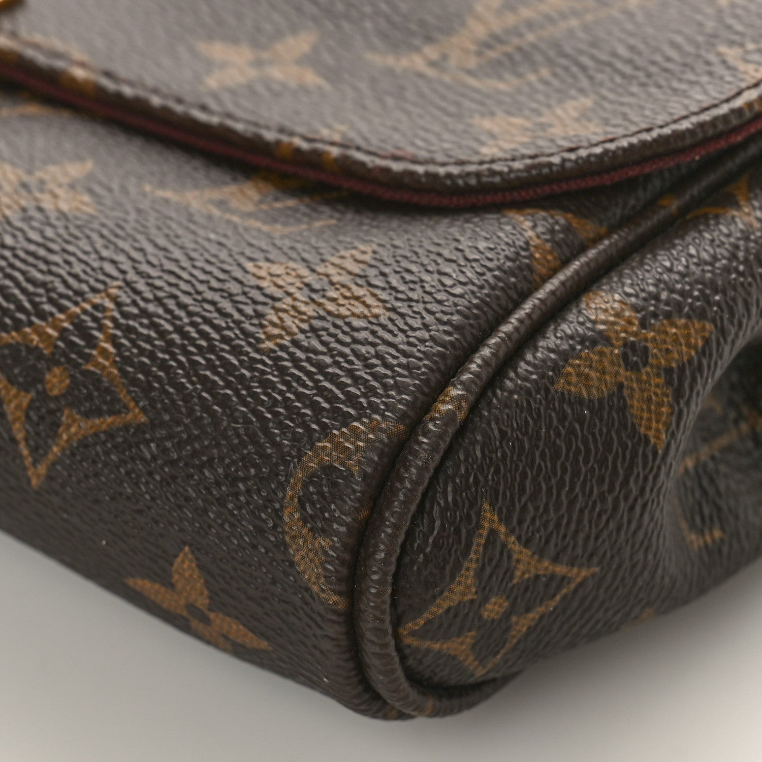 Louis Vuitton Monogram Favorite MM 7 of 7
