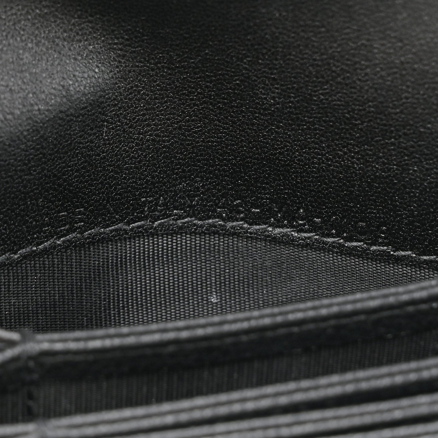 Grained Calfskin Saddle 5-Gusset Card Holder Black