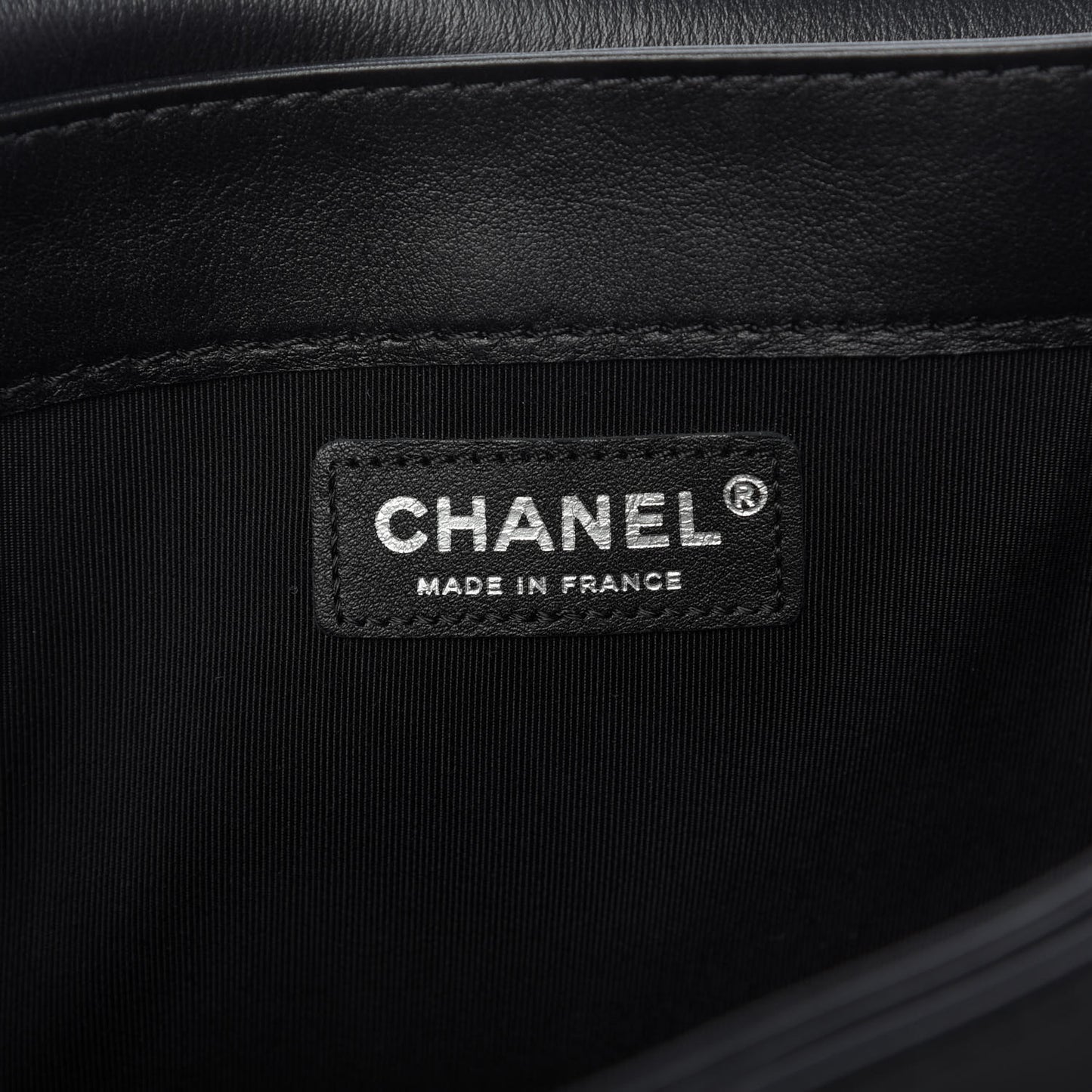 Calfskin Enchained New Medium Boy Flap Black