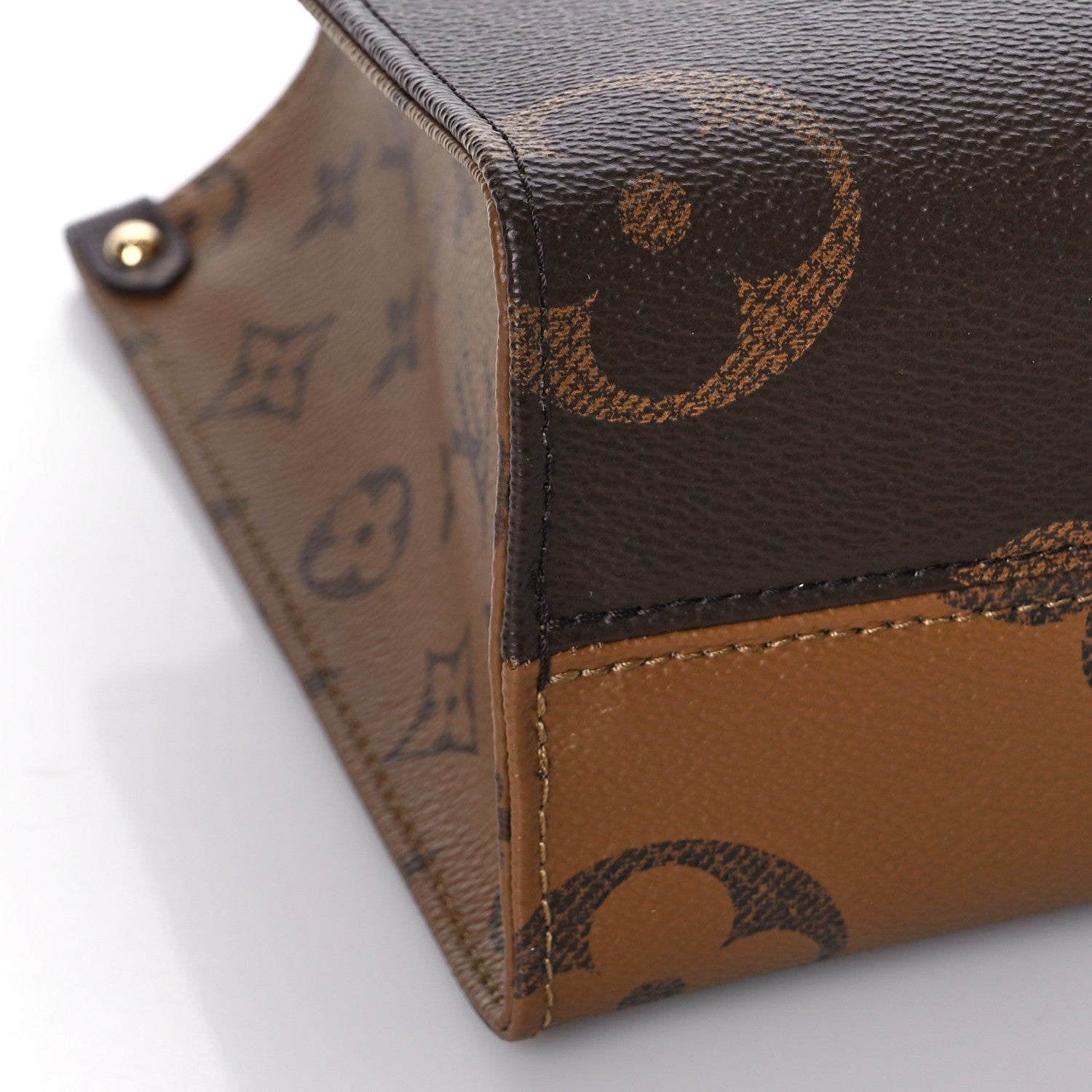 Louis Vuitton Reverse Monogram Giant Onthego PM 6 of 7