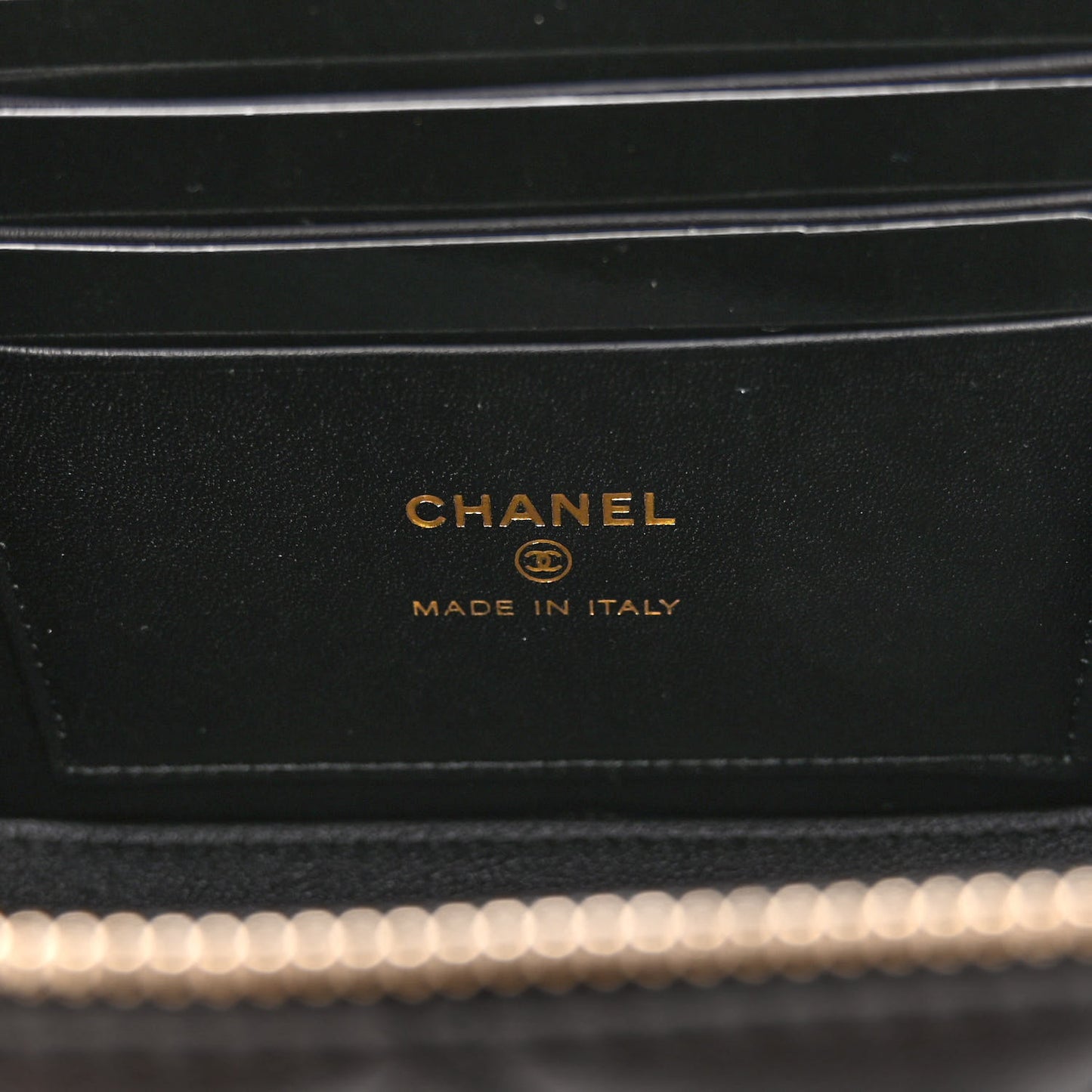 Lambskin Quilted Small Top Handle Vanity Case With Chain Black