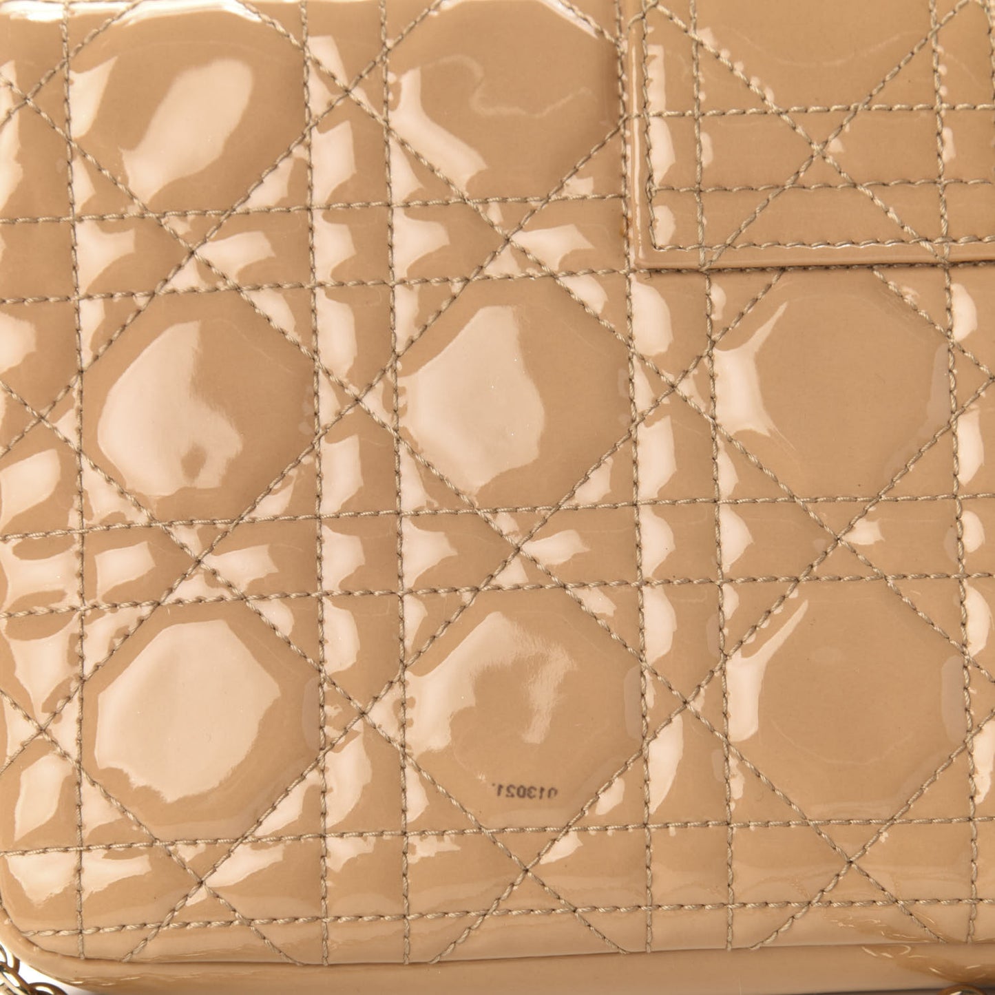Patent Cannage New Lock Pouch Beige
