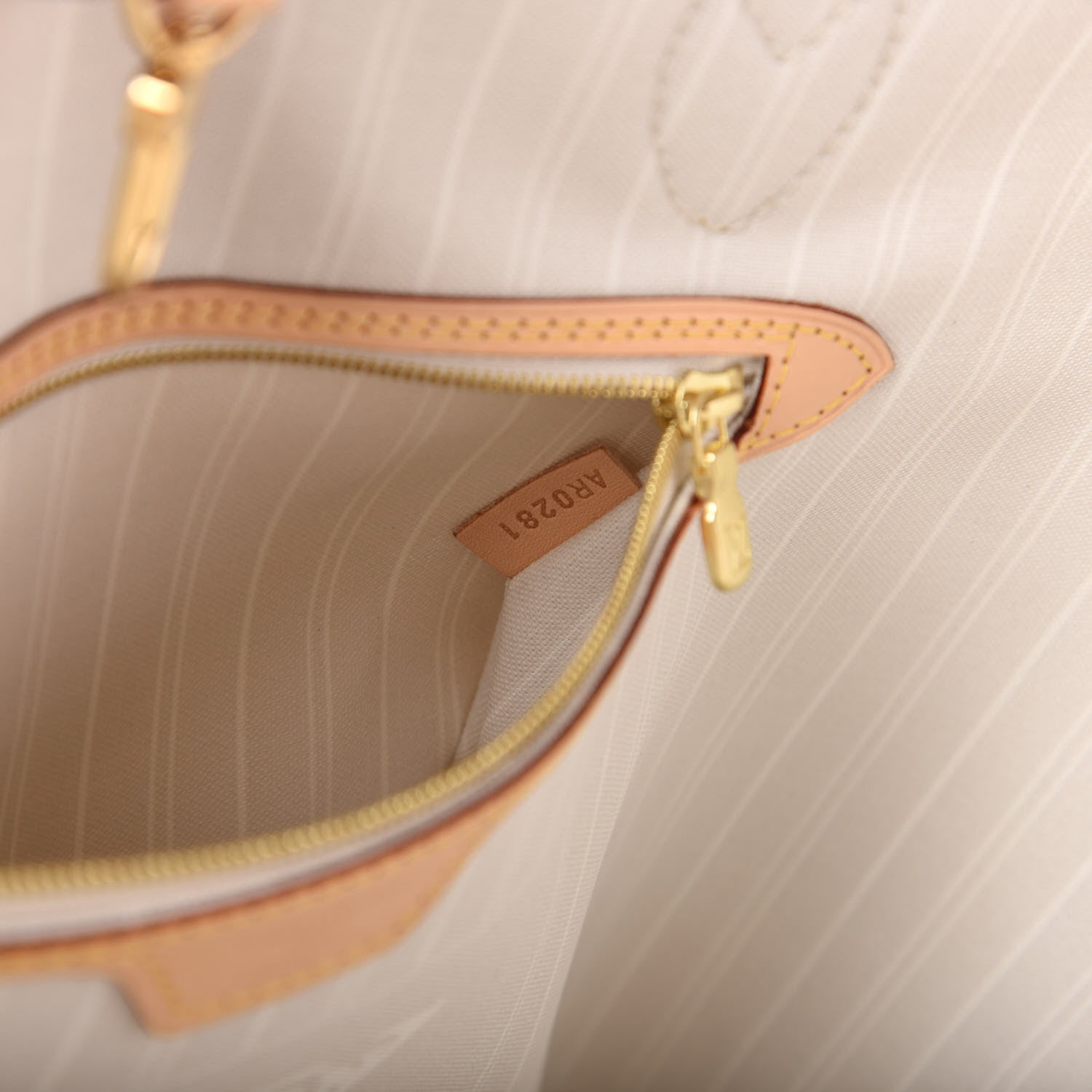 Louis Vuitton Monogram Giant By The Pool Neverfull MM Brume 9 of 11