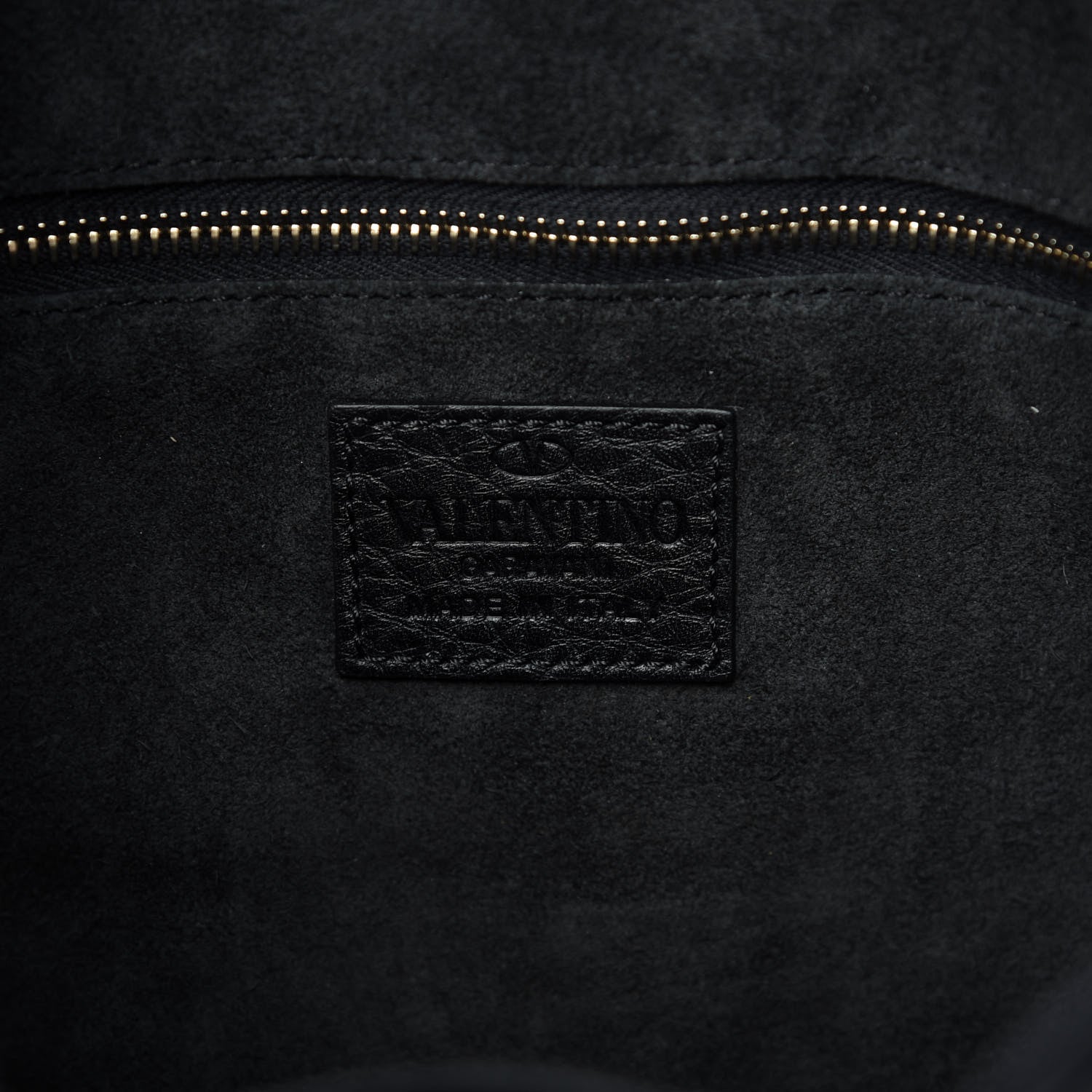 Valentino Garavani Grained Calfskin Rockstud Bucket Bag Black 8 of 9