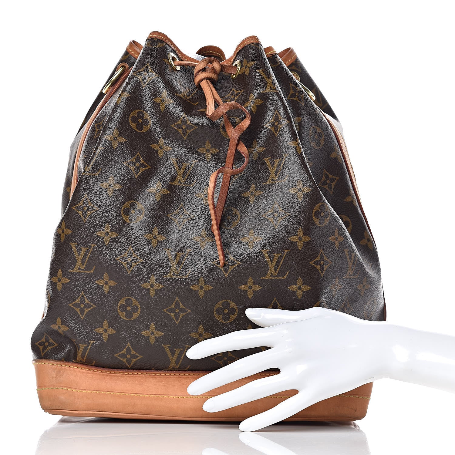 Louis Vuitton Monogram Noe 2 of 19