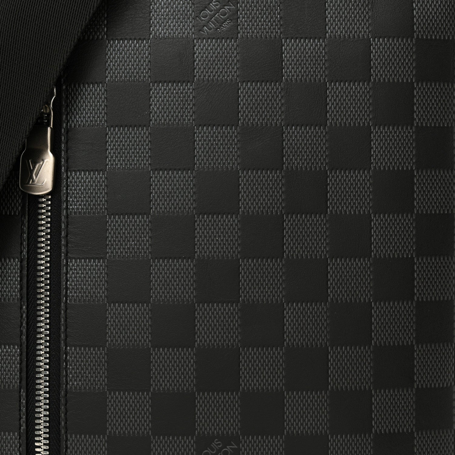 Louis Vuitton Damier Infini Discovery Messenger BB Onyx 8 of 11