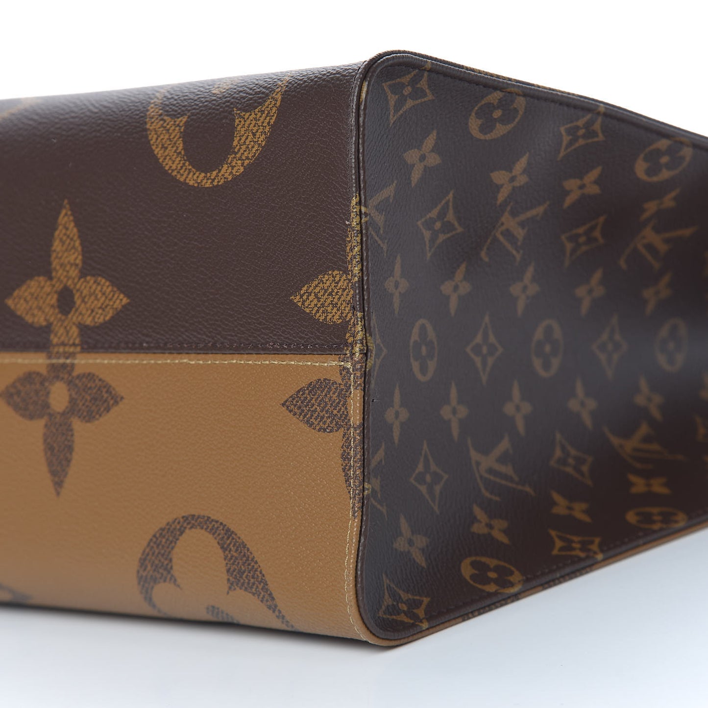 Reverse Monogram Giant Onthego GM