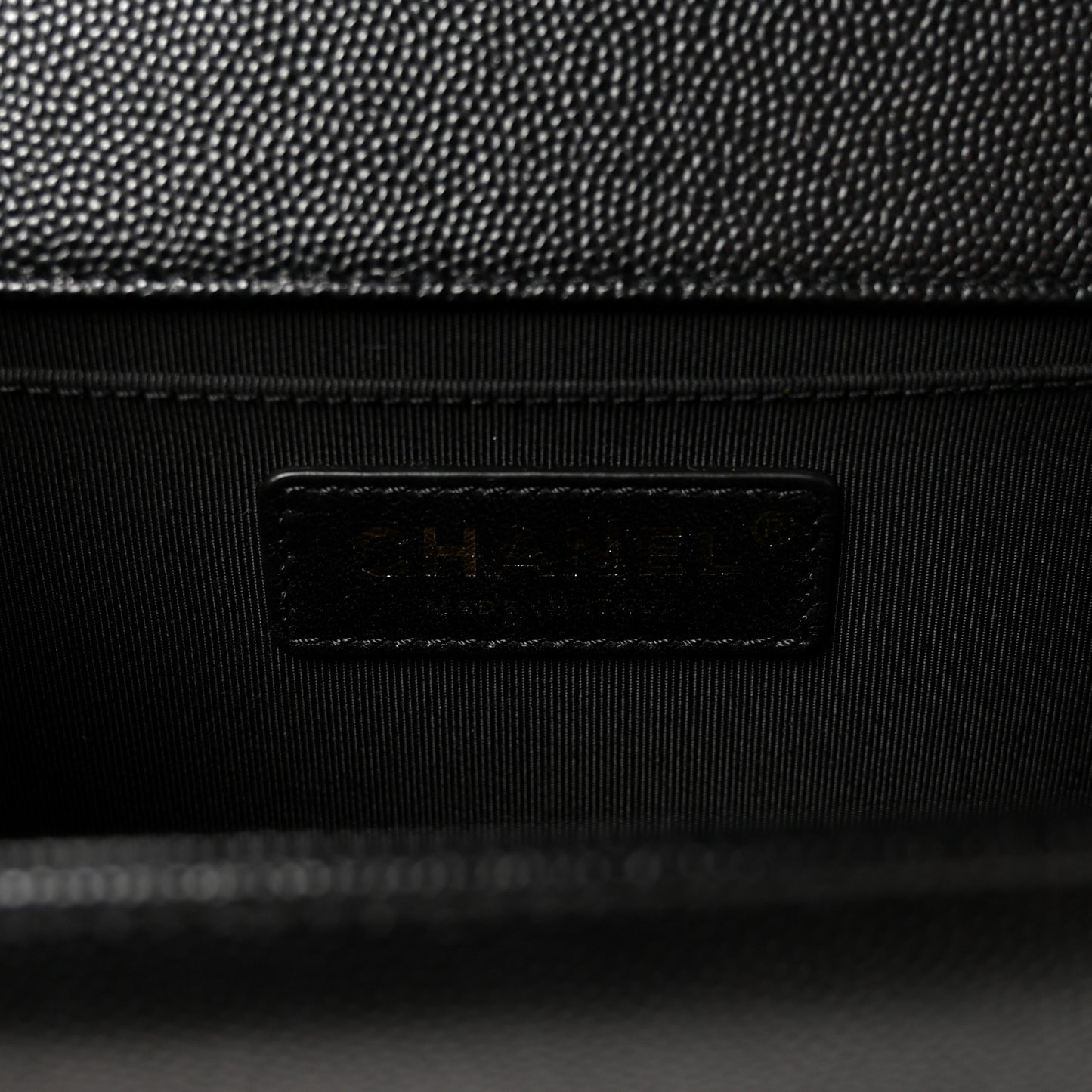 Caviar Quilted Medium Boy Flap Black