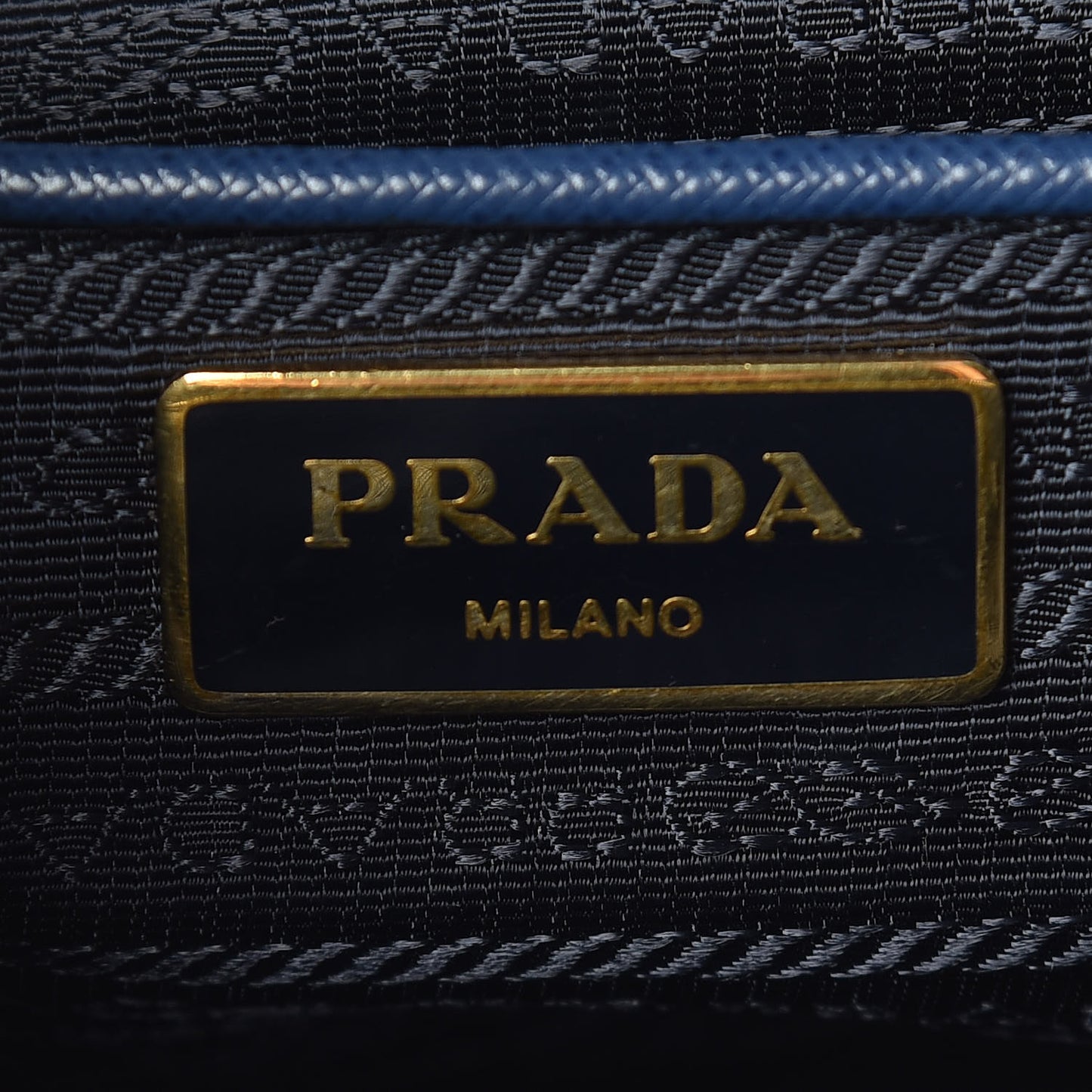 Saffiano Medium Galleria Double Zip Tote Bluette
