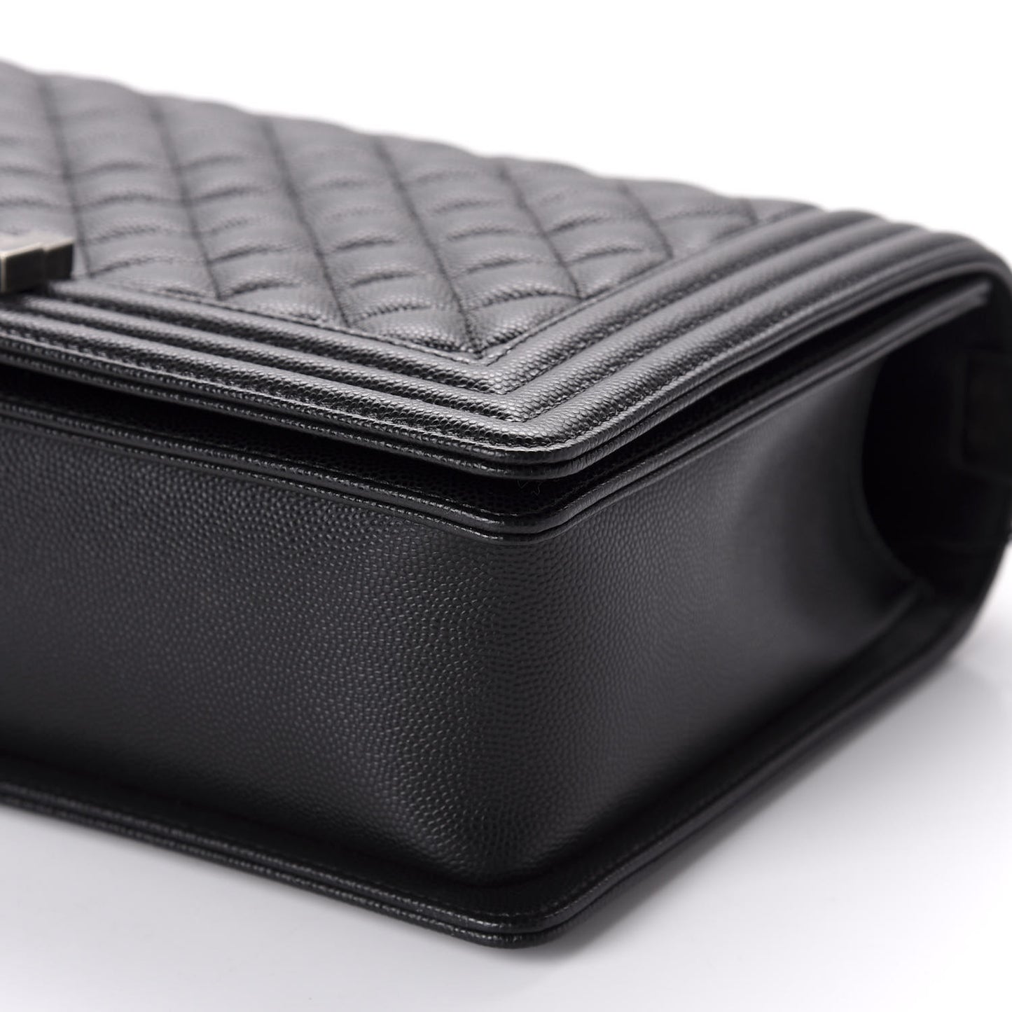 Caviar Quilted New Medium Boy Flap Black