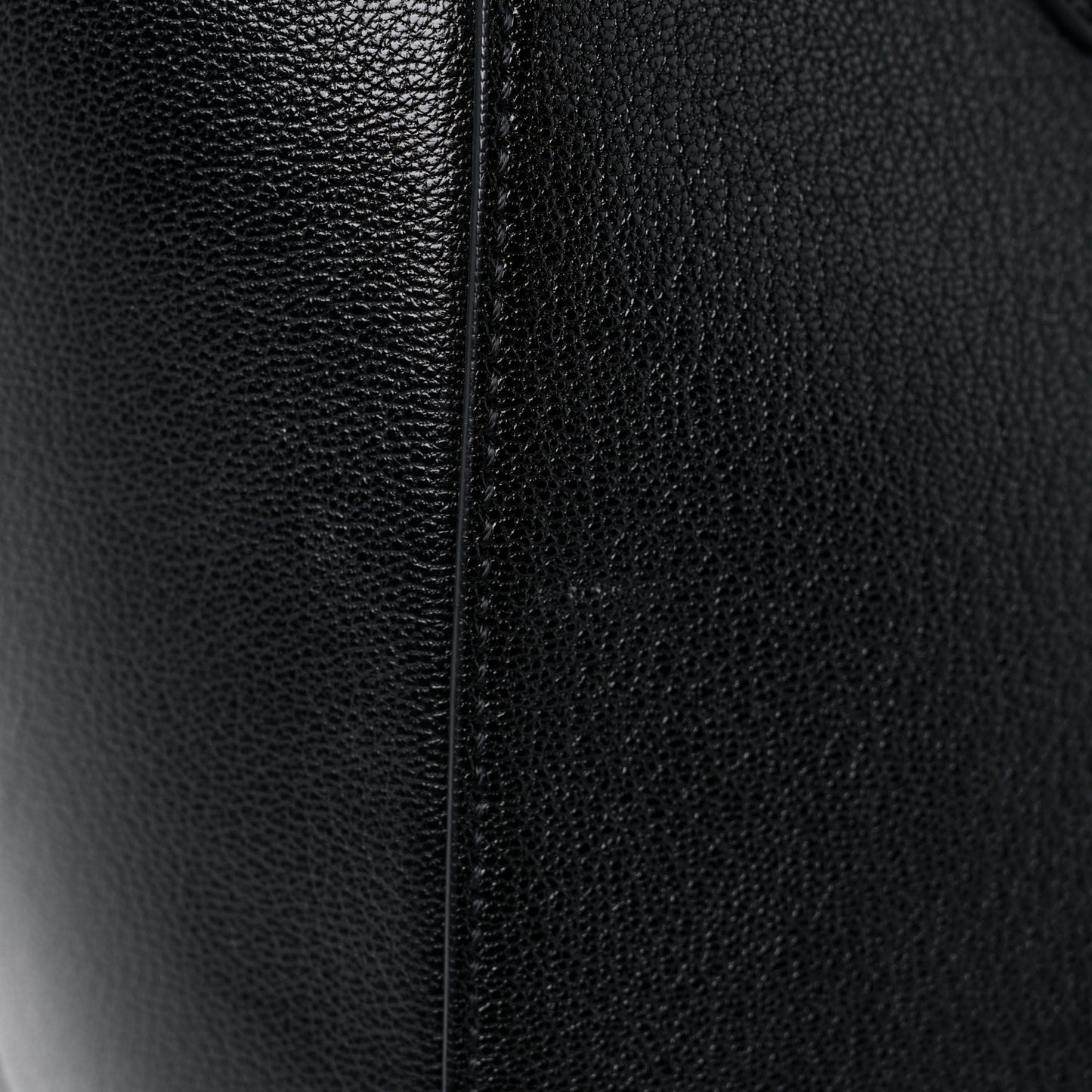 Sugar Goatskin Medium Antigona Black