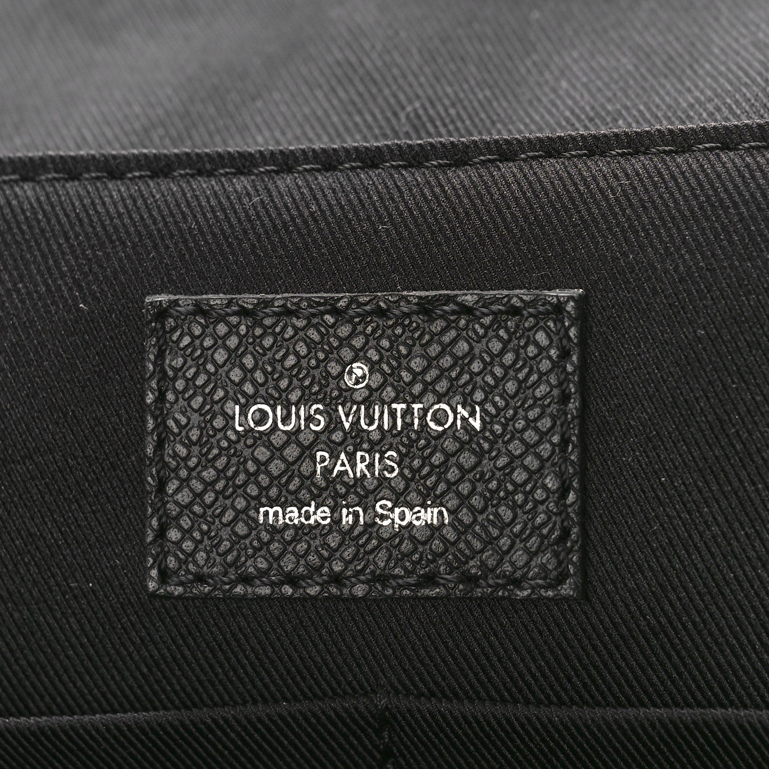 Louis Vuitton Taigarama Messengerama Black 6 of 8