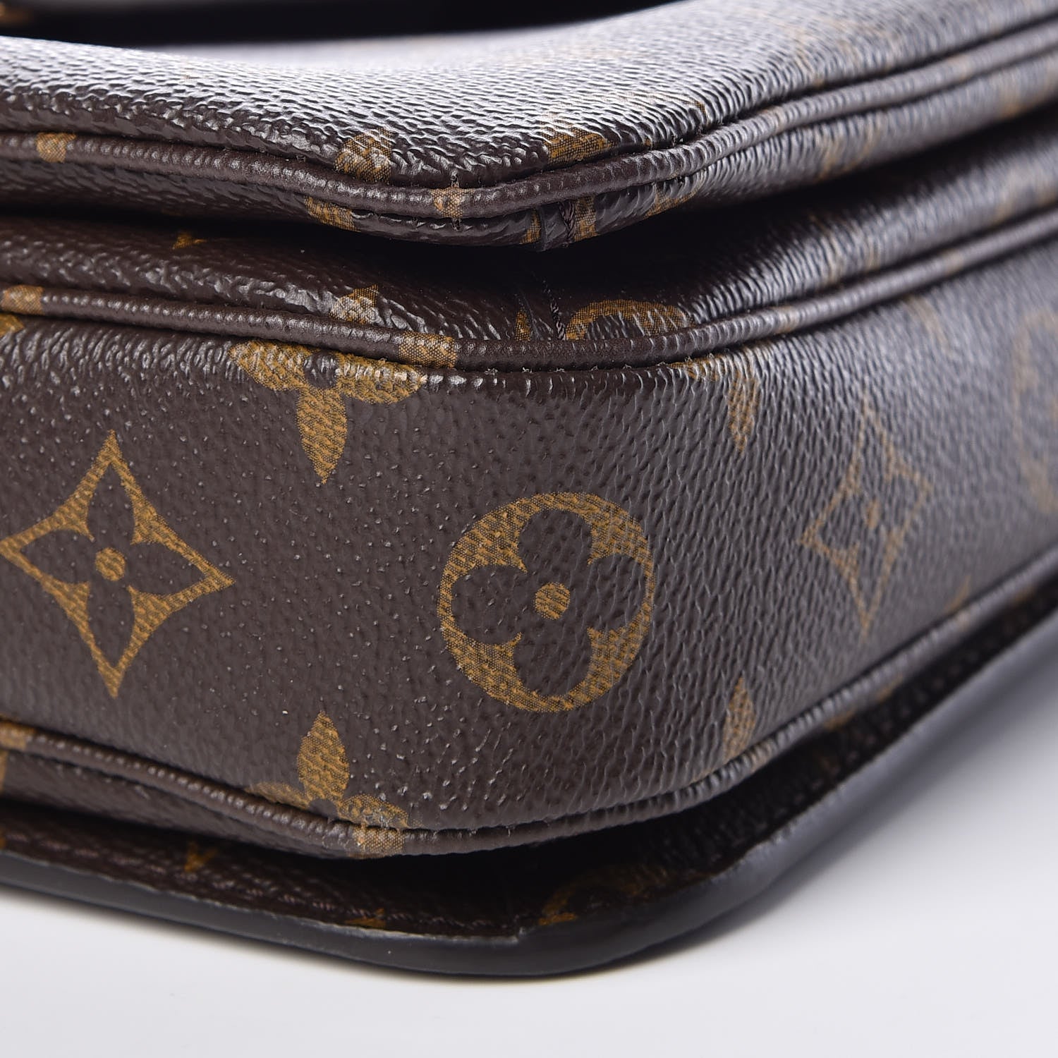 Louis Vuitton Monogram Pochette Metis 13 of 13