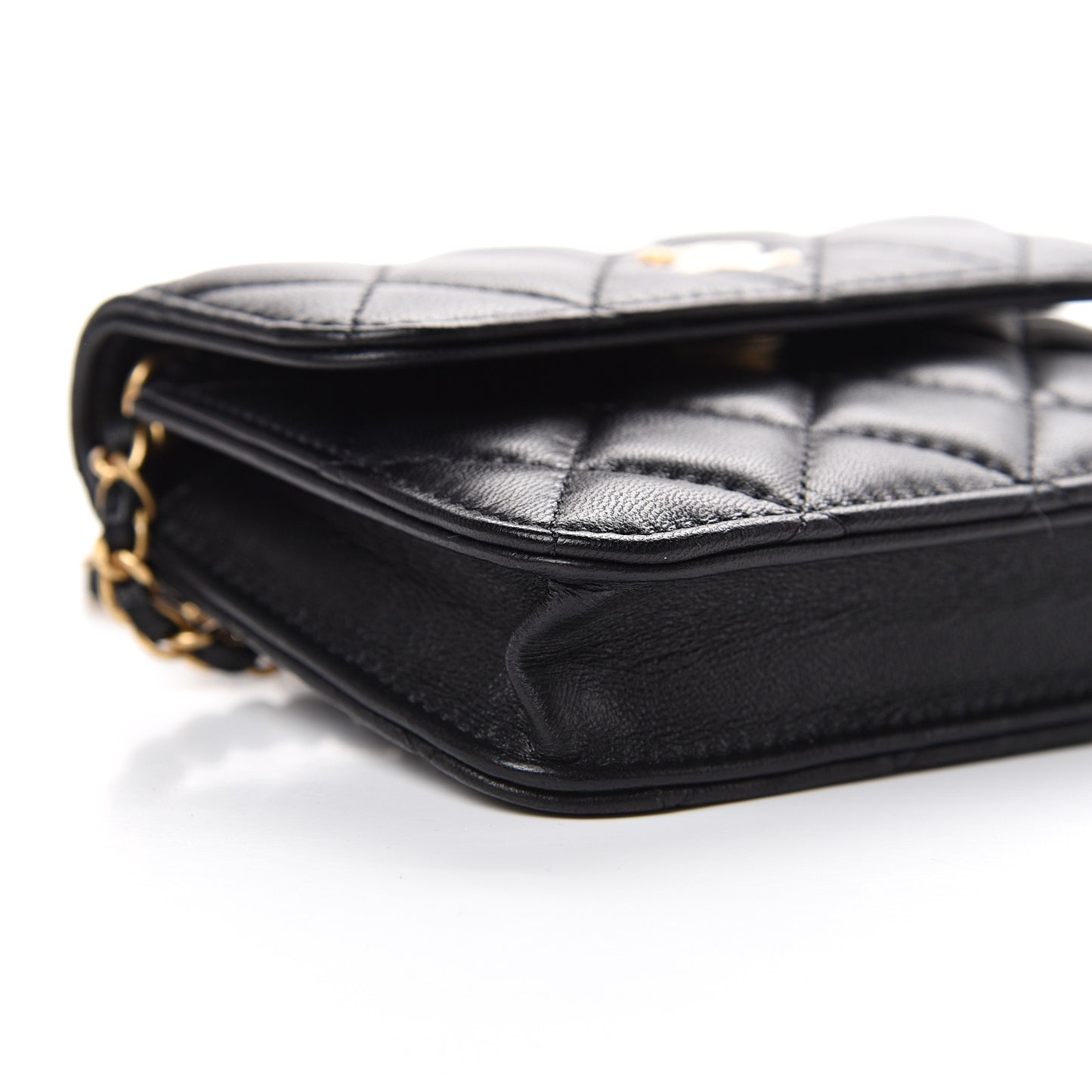 Lambskin Quilted Pearl Crush Clutch With Chain Black