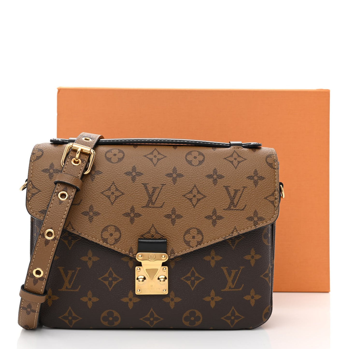 Reverse Monogram Pochette Metis