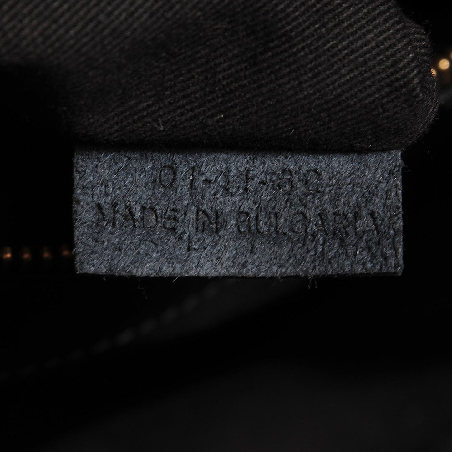 Calfskin Cary Zipped Shoulder Bag Black
