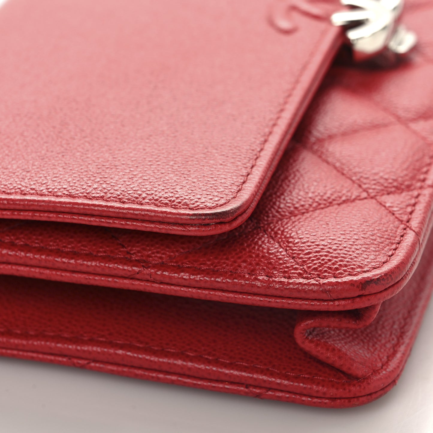 Grained Calfskin Quilted CC Box Wallet On Chain WOC Red