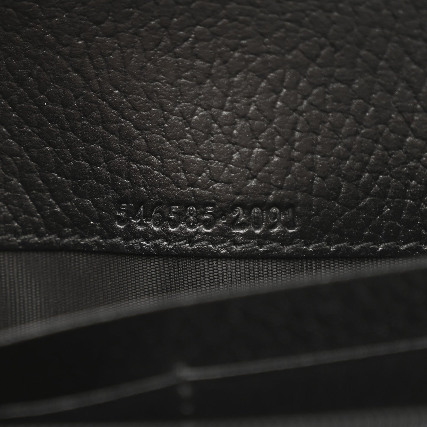 Dollar Calfskin GG Supreme Monogram Petite GG Marmont Wallet Chain Bag Black Beige Ebony