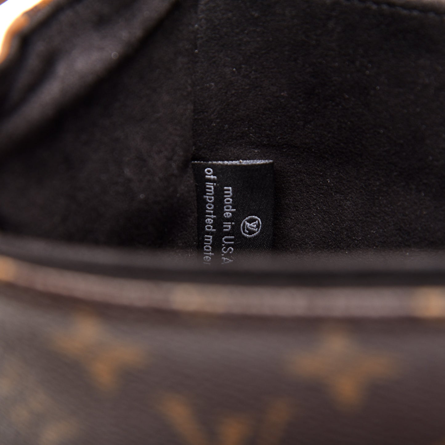 Reverse Monogram Pochette Metis