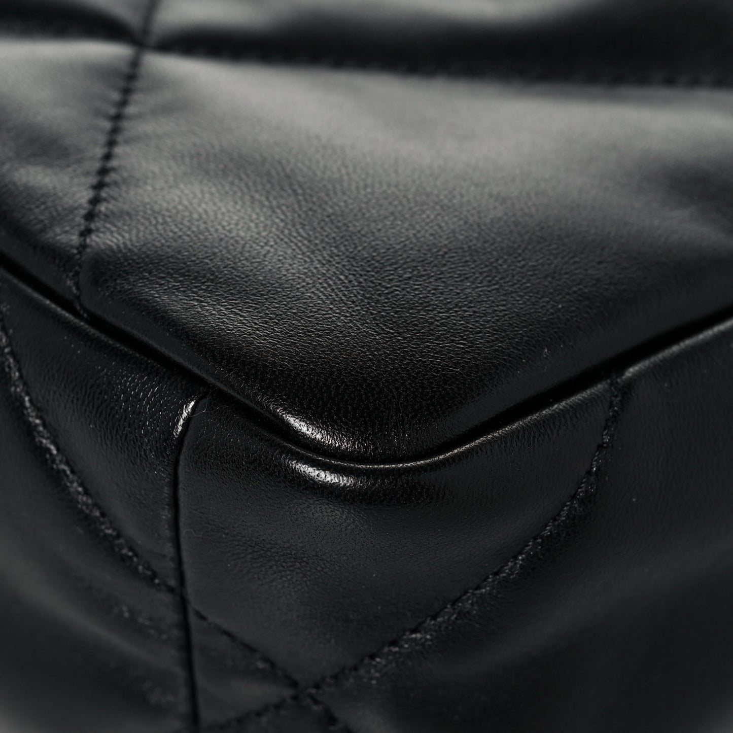 Lambskin Quilted Medium Chanel 19 Flap Black