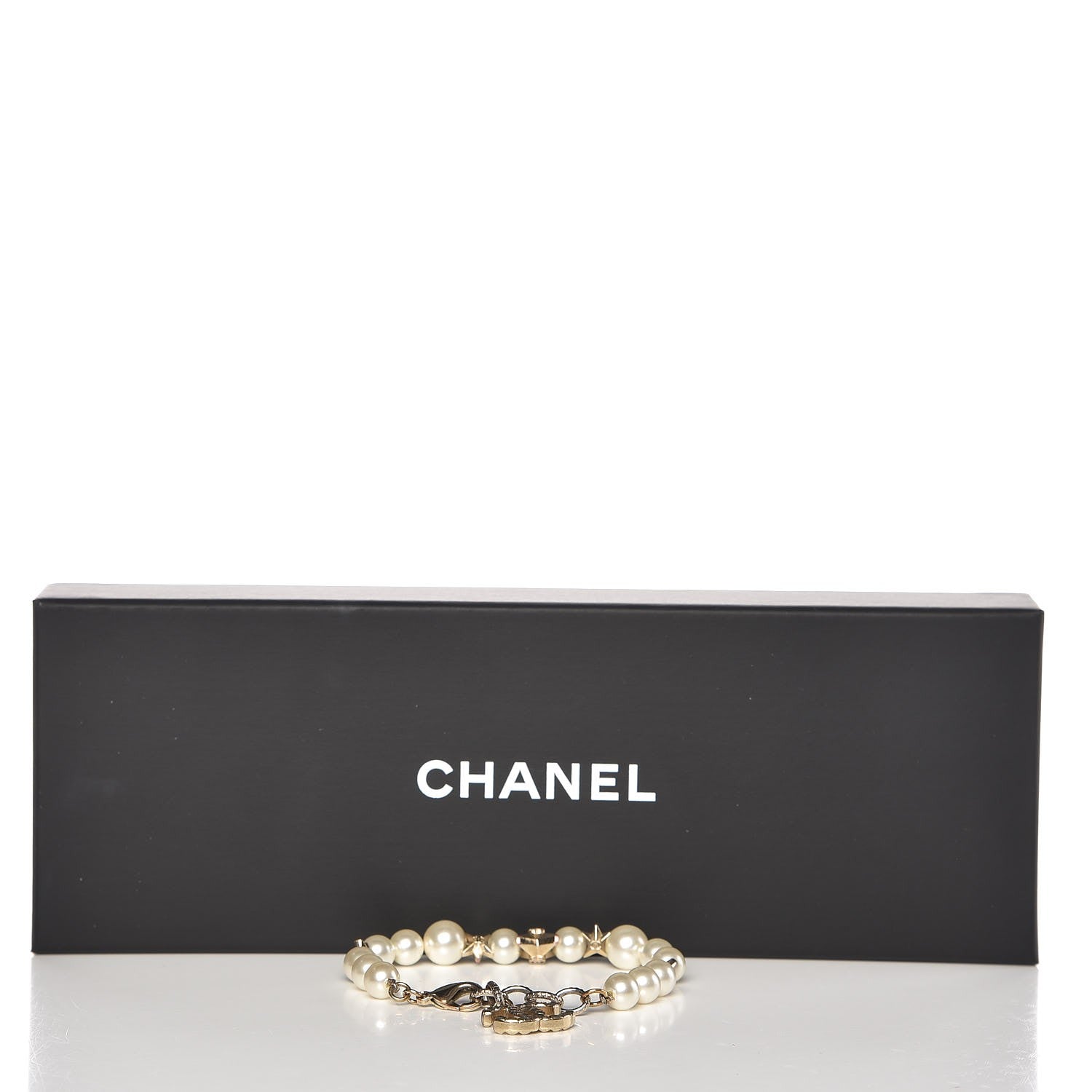 Chanel Pearl Star CC Bracelet Gold 4 of 4
