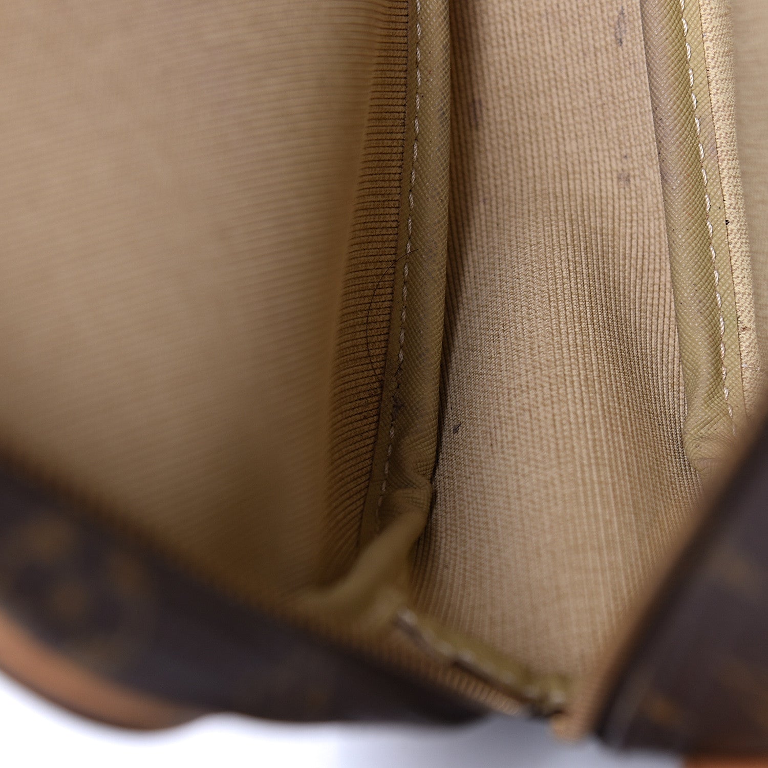 Louis Vuitton Monogram Reporter PM 8 of 17