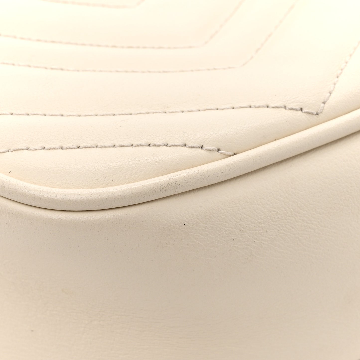 Calfskin Matelasse Small GG Marmont Chain Shoulder Bag White