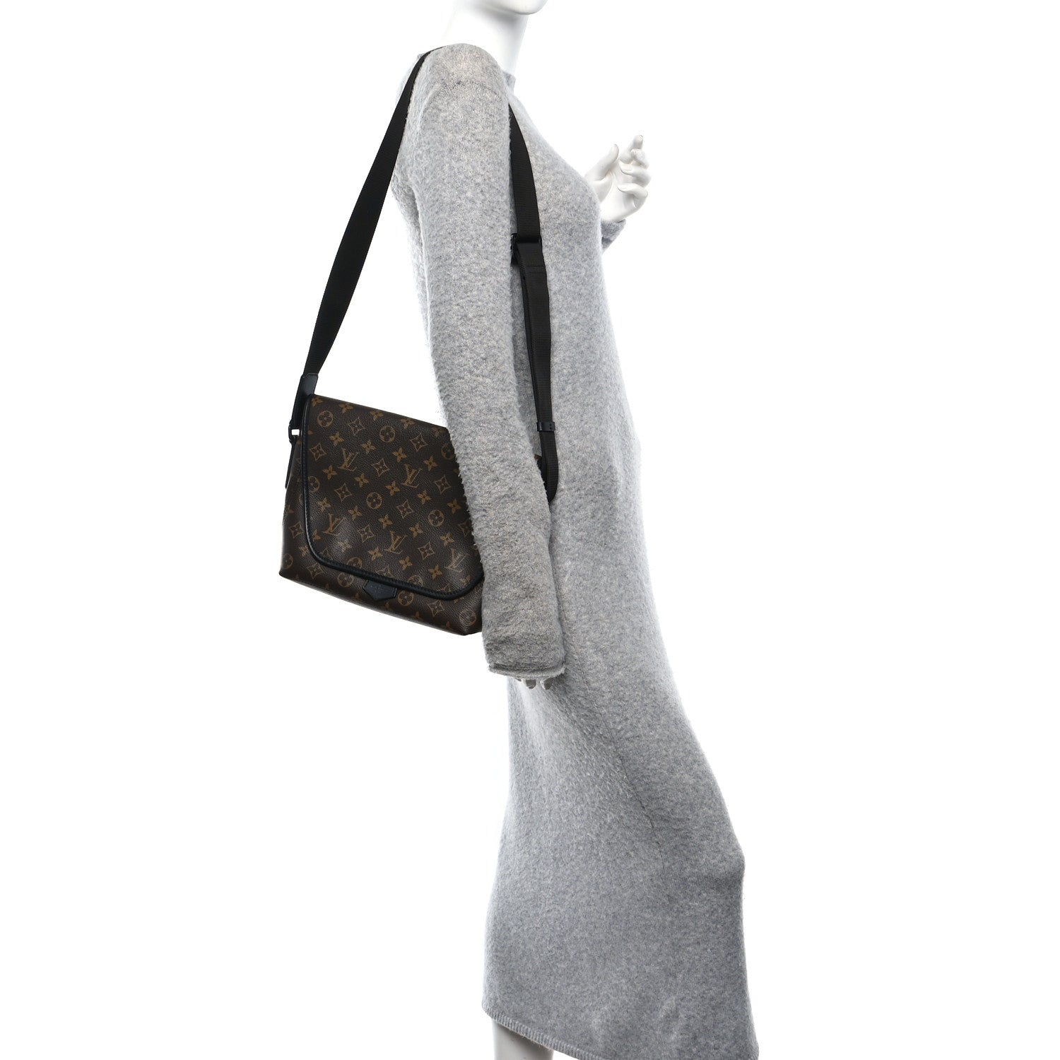Louis Vuitton Monogram Macassar Magnetic Messenger 2 of 9