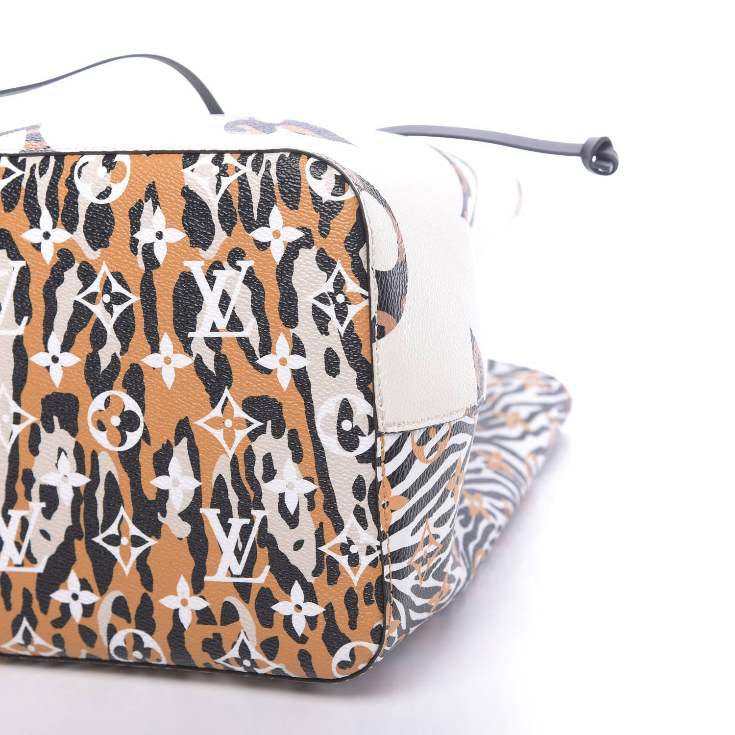 Louis Vuitton Monogram Giant Jungle NéoNoé Ivory 10 of 10