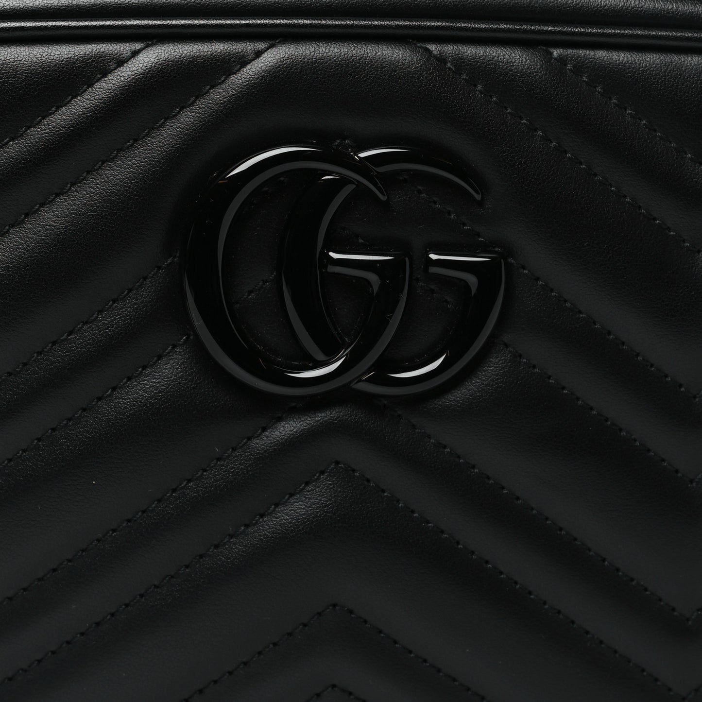 Calfskin Matelasse Monochrome Small GG Marmont Chain Shoulder Bag Black