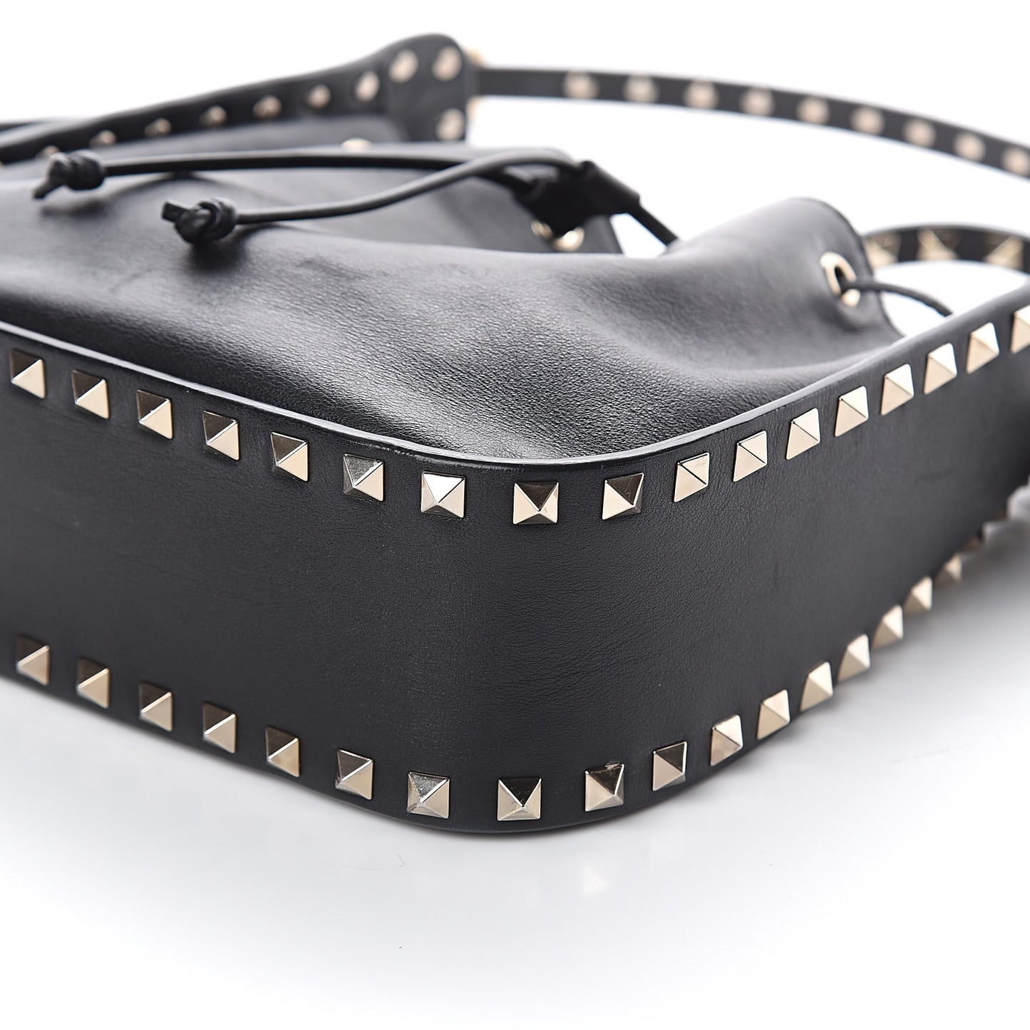Vitello Rockstud Bucket Bag Black