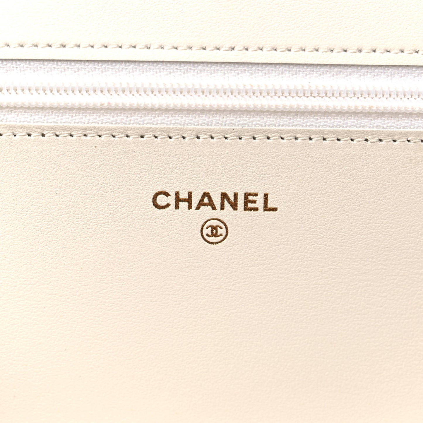 Caviar Chevron Boy Wallet On Chain WOC White