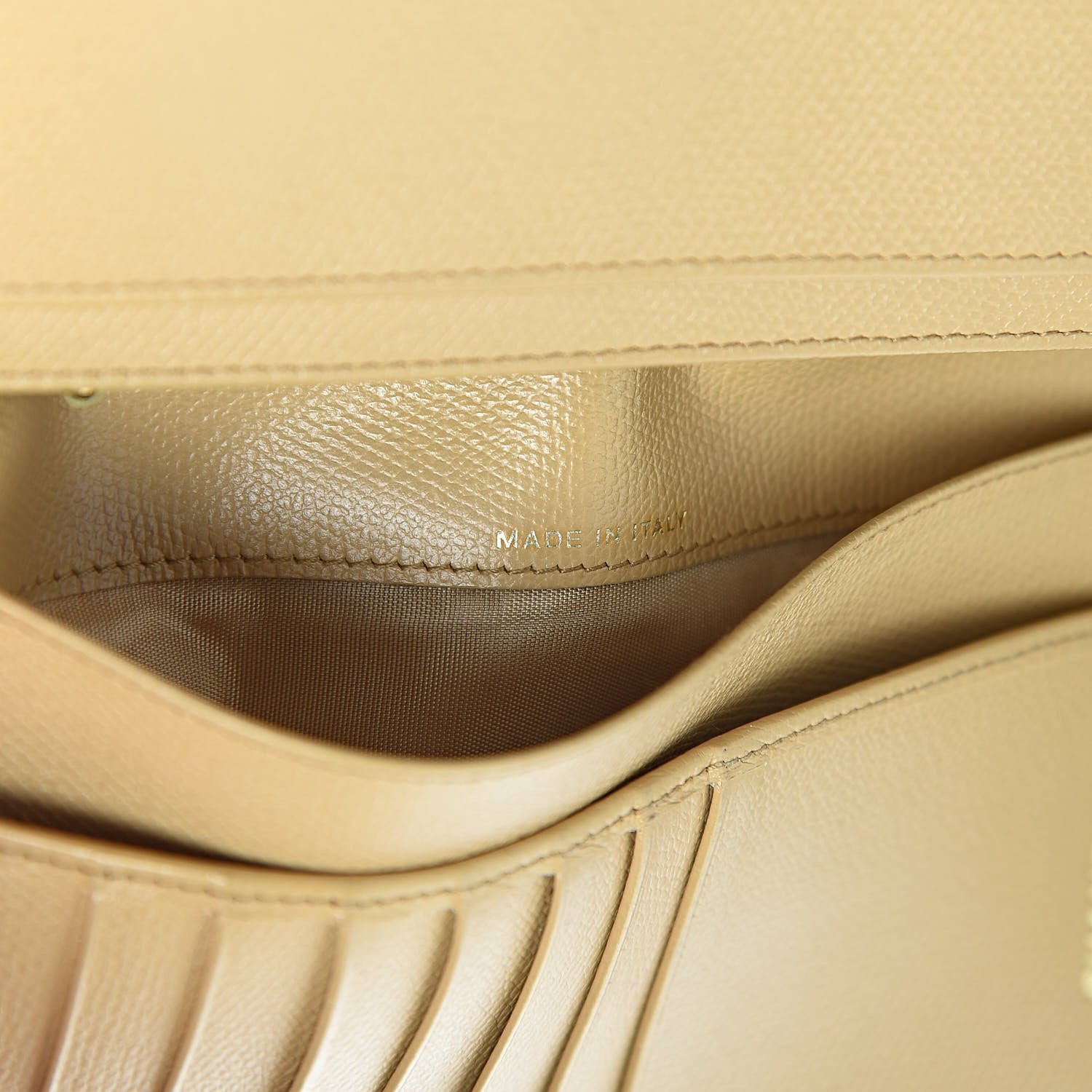 Chanel Grained Calfskin CC Button Yen Wallet Beige 7 of 20